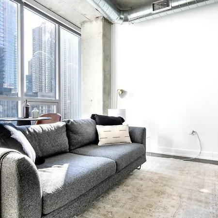 River N 1Br W Gym Pool Nr L Stop Beach Chi-357